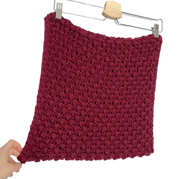 Divided by H&M Maroon Moss Stitch Knit Acrylic Infinity Scarf - Picture 5 of 8